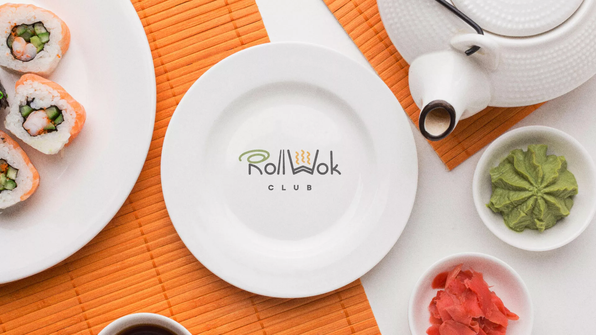 Разработка логотипа и фирменного стиля суши-бара «Roll Wok Club» в Чкаловске